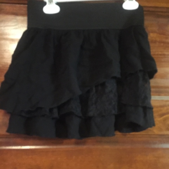 Cute Ruffle Mini Skirt - Picture 3 of 5